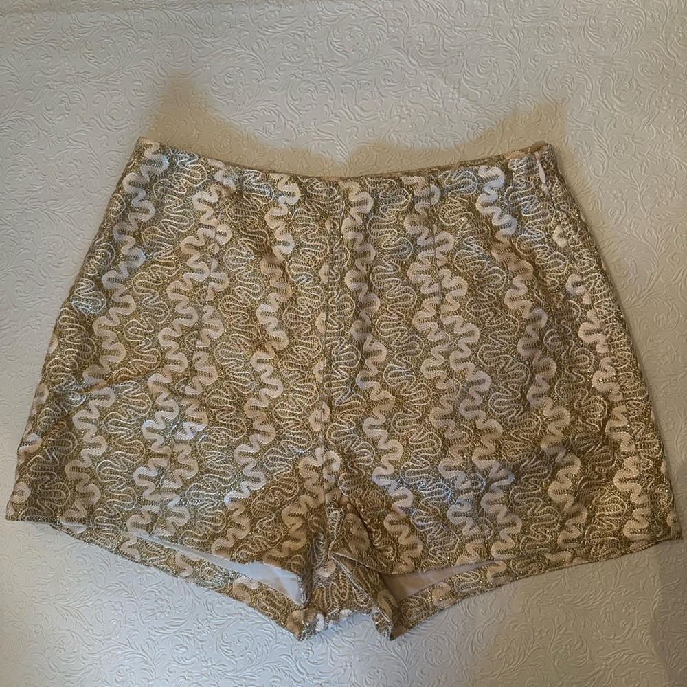Mustard Seed Gold and White Lace Shimmer Shorts S